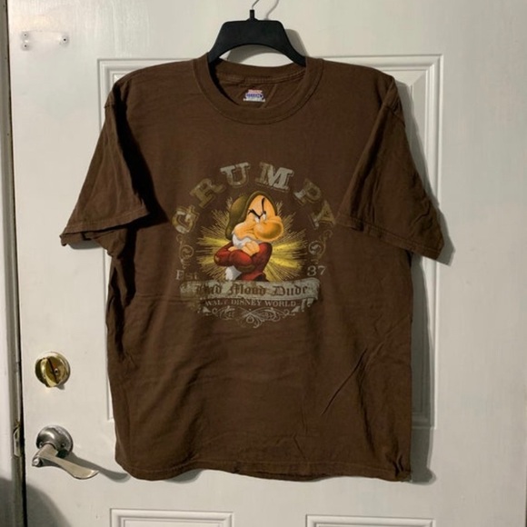 Grumpy Disney T-shirt Size XL - Picture 1 of 3